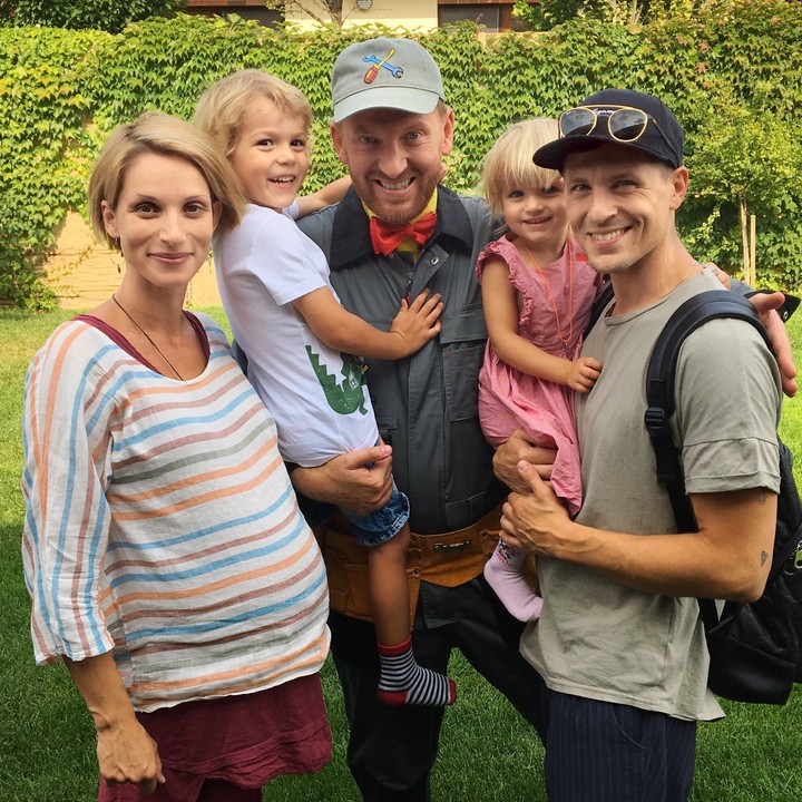 Miro Jaroš, Zuzka Kanócz a Juraj Loj na nakrúcaní videoklipu k pesničke Balón 